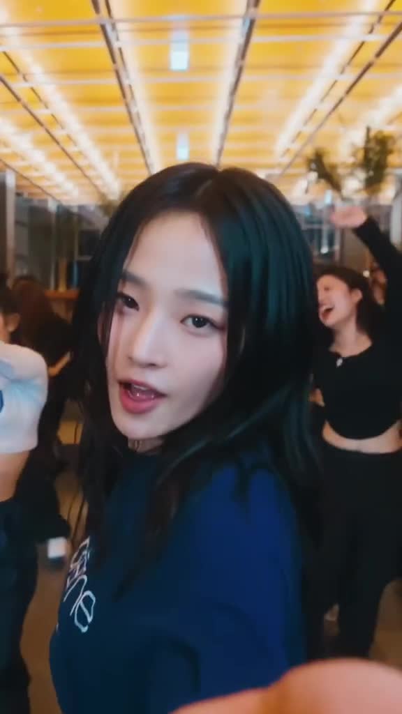 Video 1132797 from Minji (NewJeans)