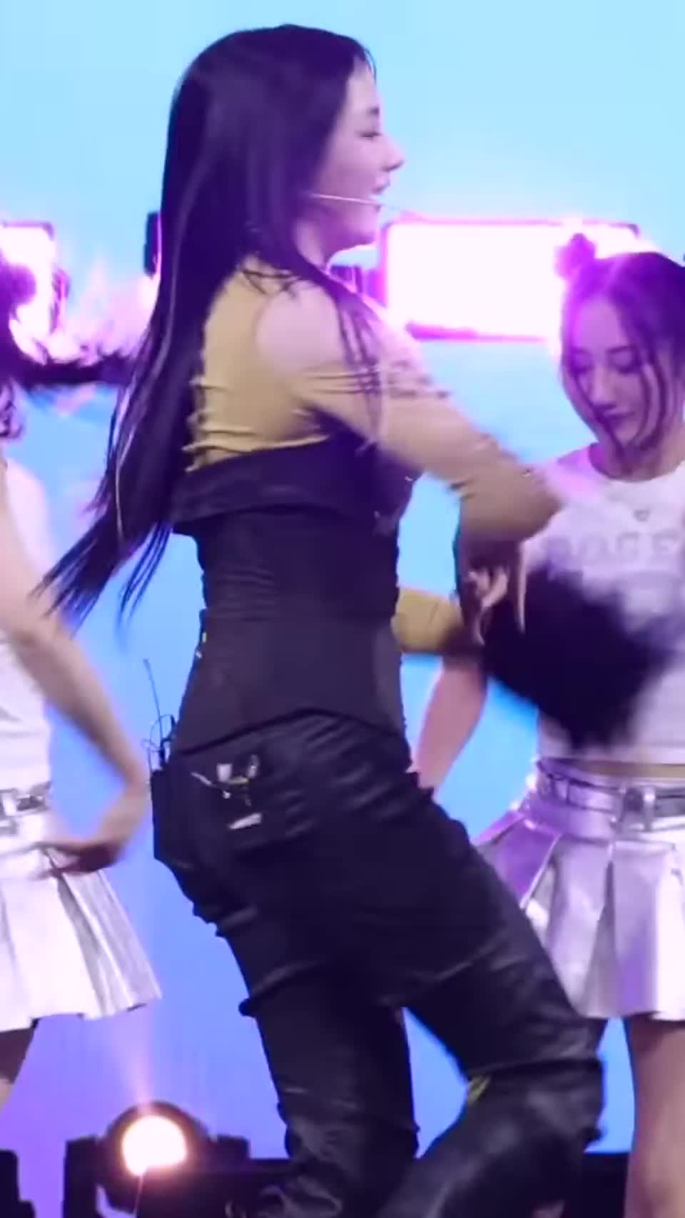 Video 1132798 from Minji (NewJeans)