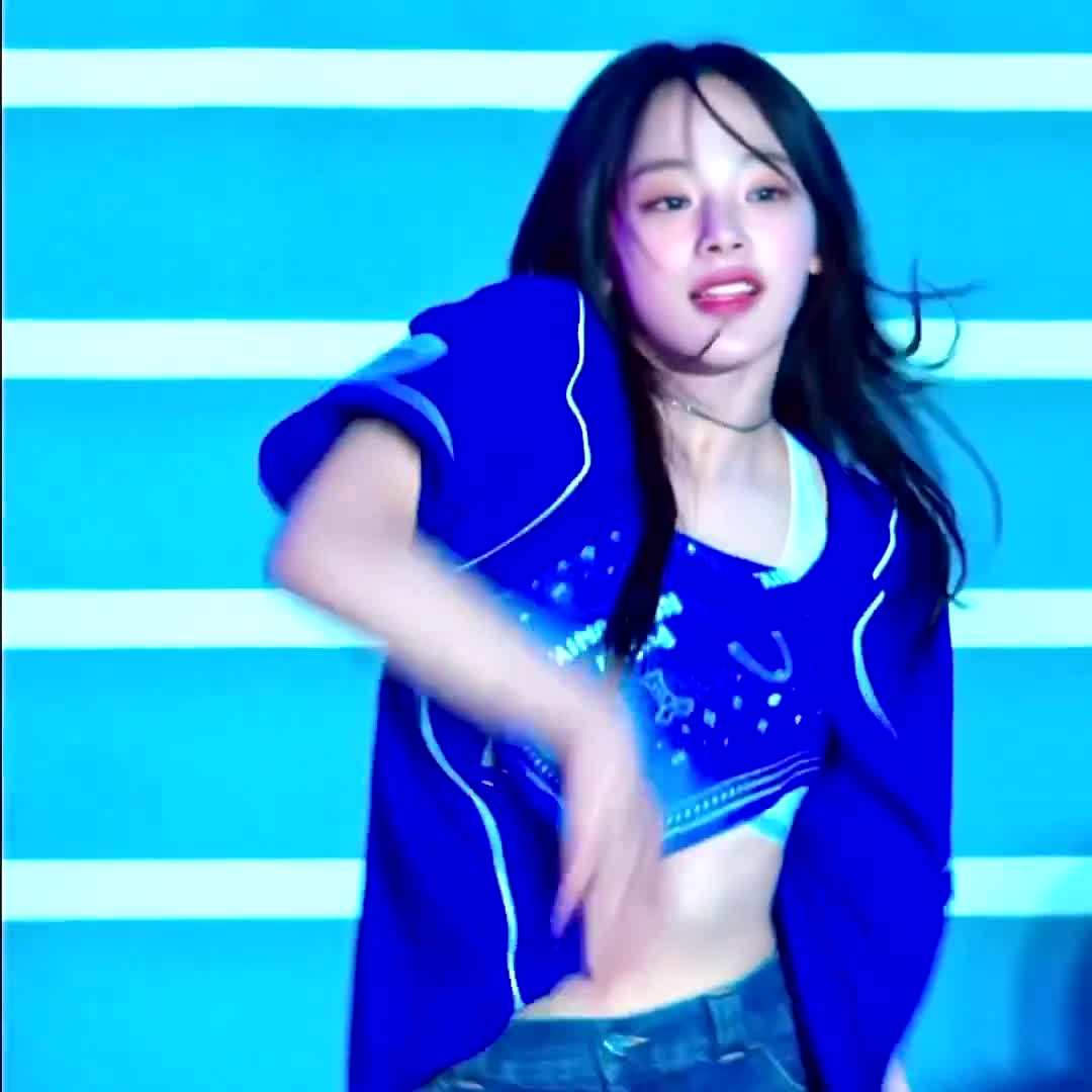 Video 1132803 from Minji (NewJeans)