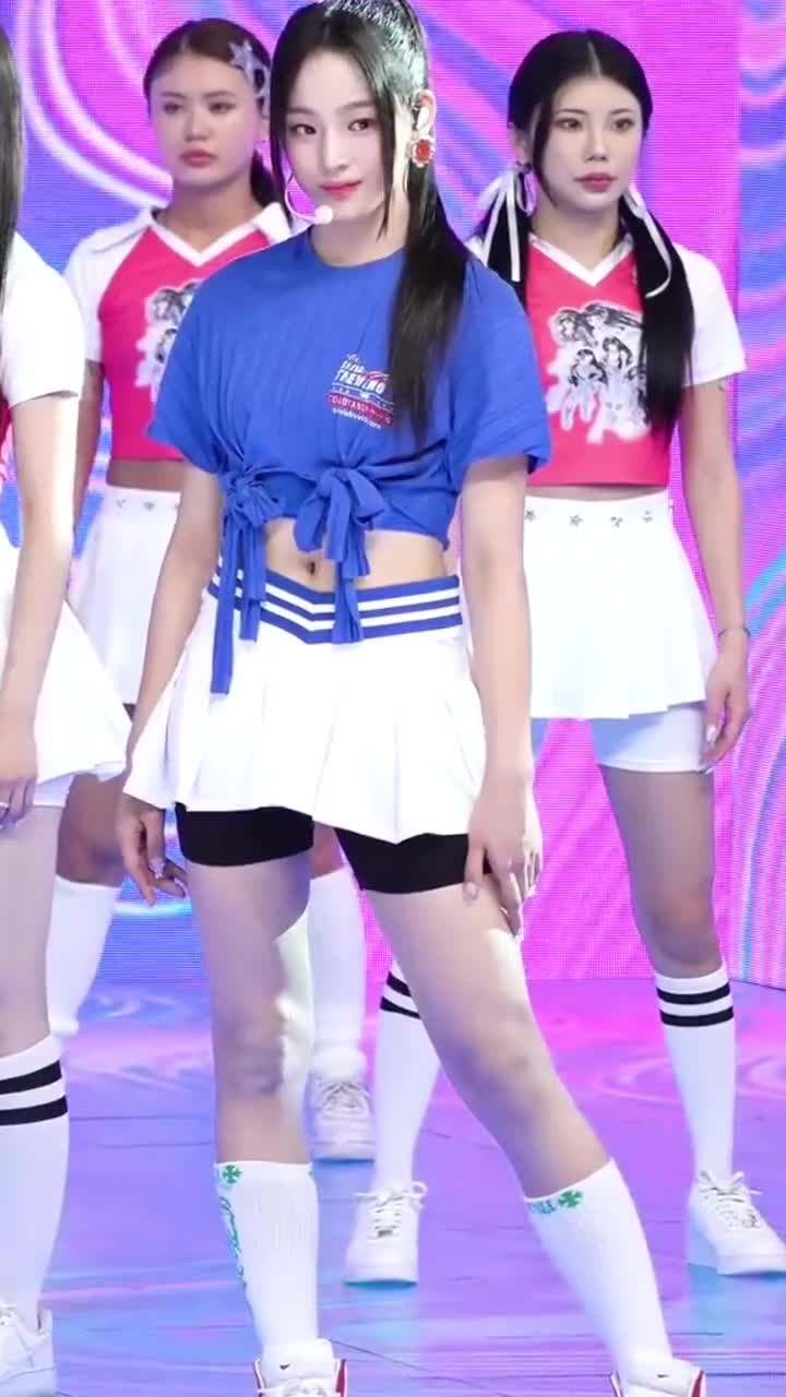 Video 1132820 from Minji (NewJeans)