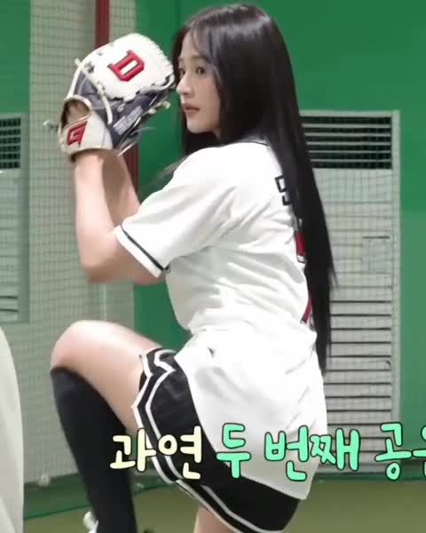 Video 1132827 from Minji (NewJeans)