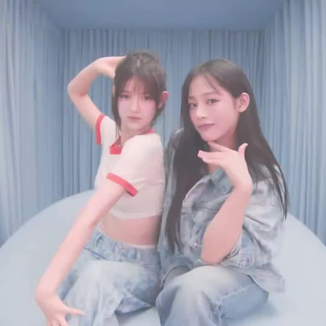 Video 1132838 from Minji (NewJeans)