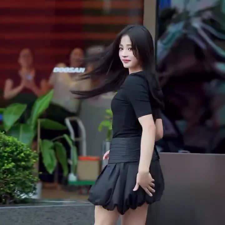 Video 1132859 from Minji (NewJeans)