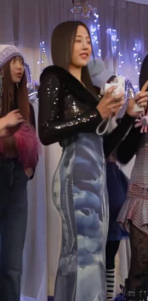 Video 1132866 from Minji (NewJeans)