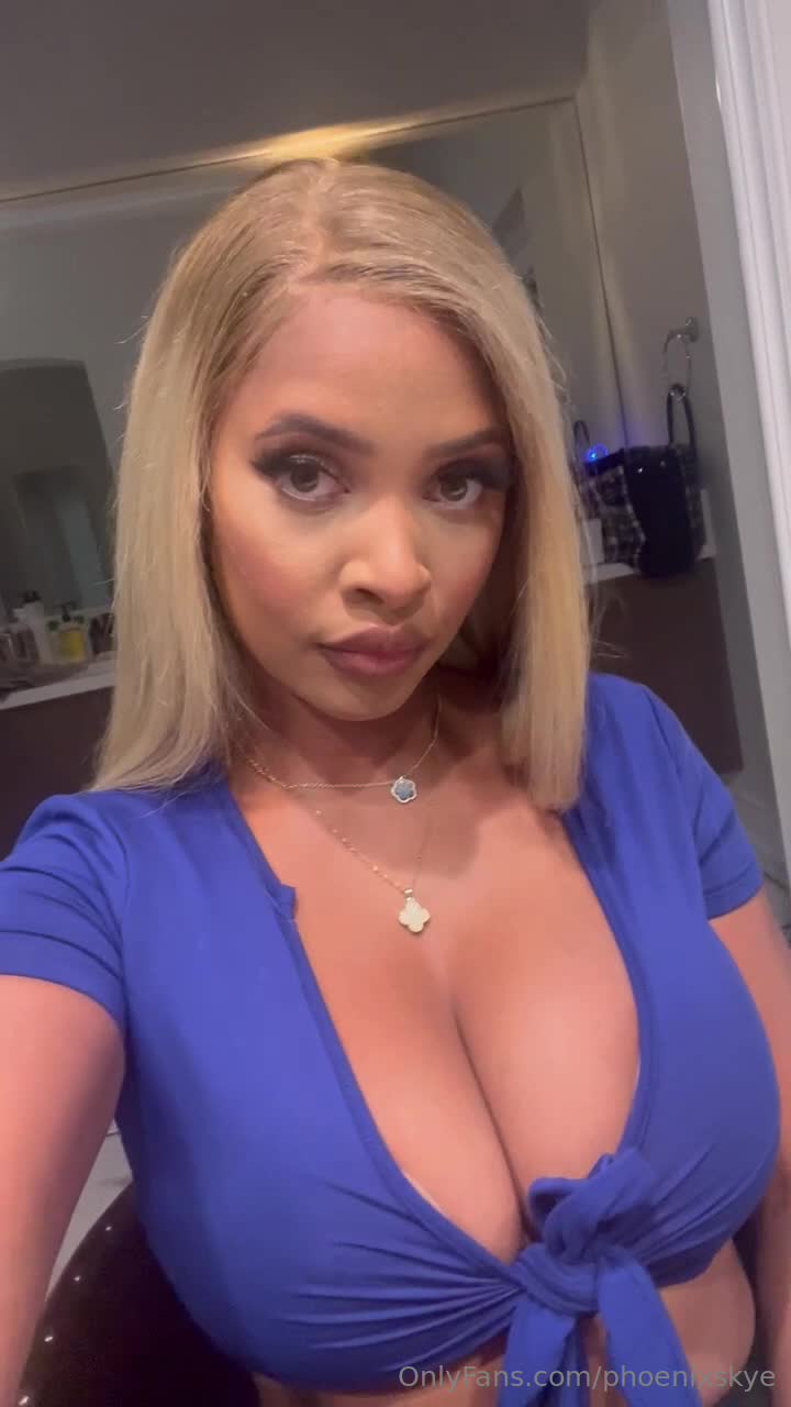 Video 1134880 from Phoenix Skye / Dark Phoenix / _imdarkphoenix_