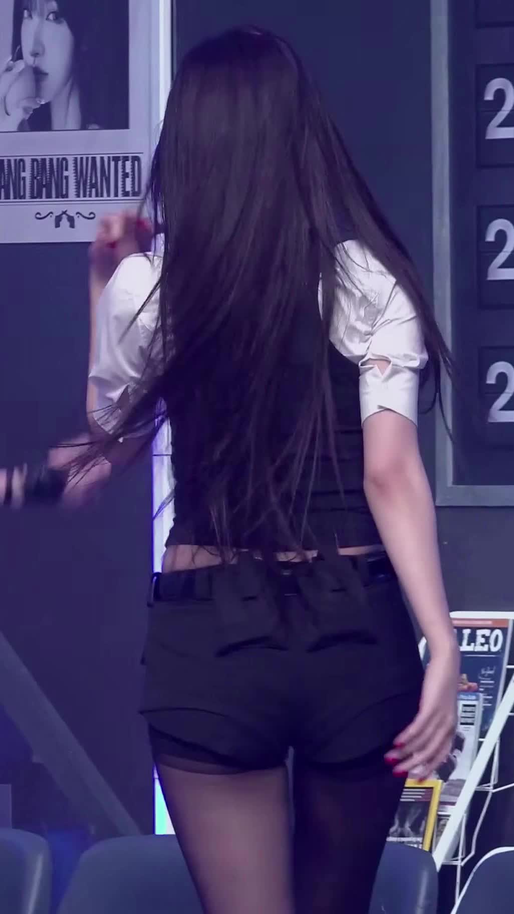 Video 1135446 from An Yujin 안유진 | YUJIN
