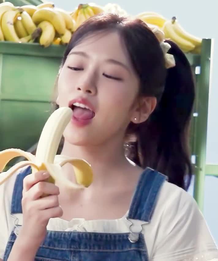 Video 1135455 from An Yujin 안유진 | YUJIN