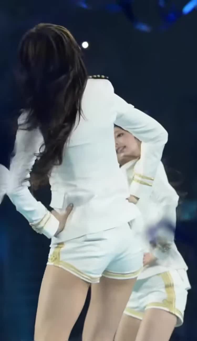 Video 1135461 from An Yujin 안유진 | YUJIN