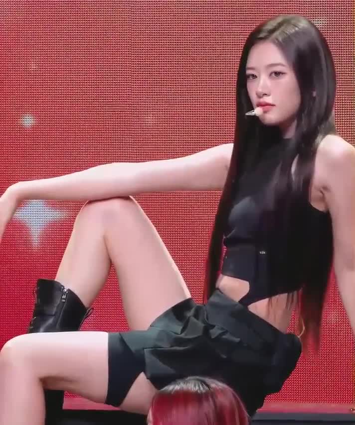 Video 1135483 from An Yujin 안유진 | YUJIN