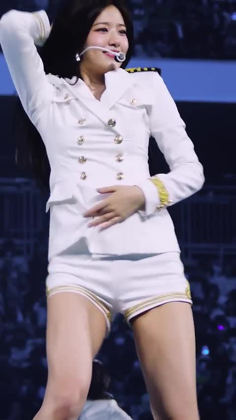 Video 1135501 from An Yujin 안유진 | YUJIN