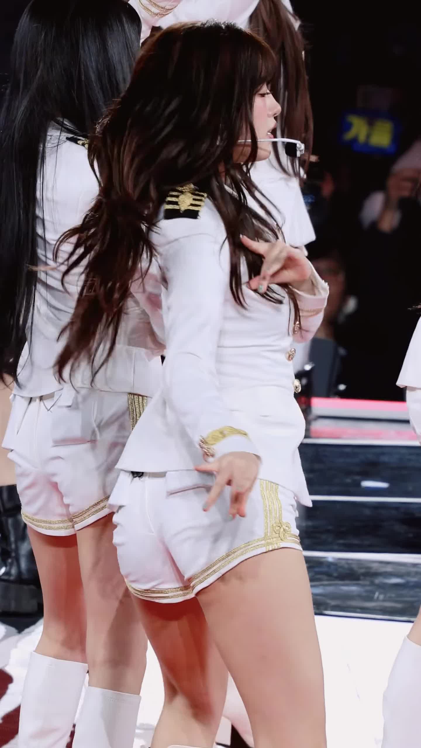 Video 1135498 from An Yujin 안유진 | YUJIN