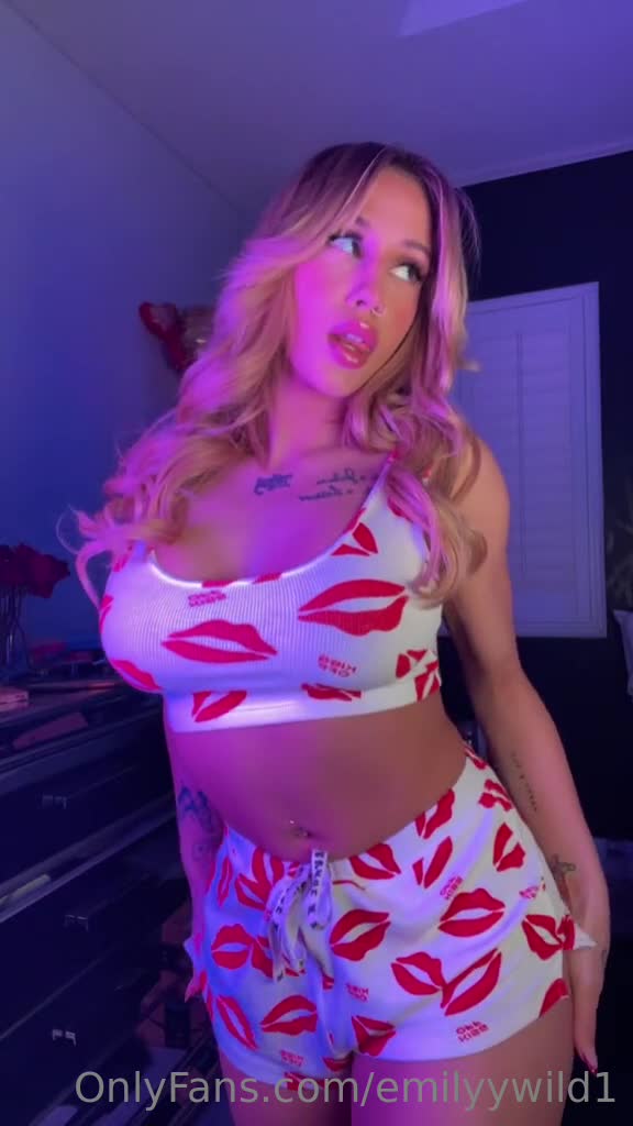 Video 1135761 from Emilyy Wild | emilyywild1 | ariirae
