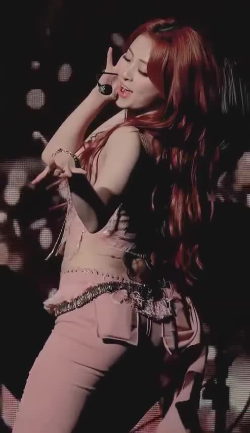 Video 1142011 from Huh Yunjin 허윤진 | LESSERAFIM