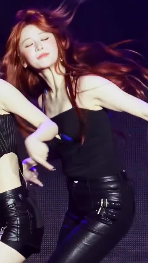 Video 1142014 from Huh Yunjin 허윤진 | LESSERAFIM