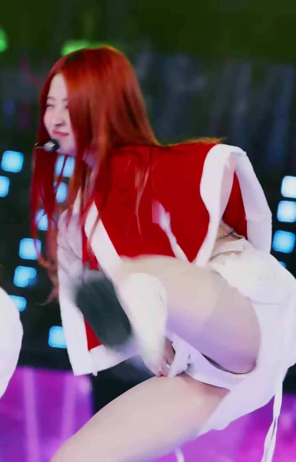 Video 1142028 from Huh Yunjin 허윤진 | LESSERAFIM