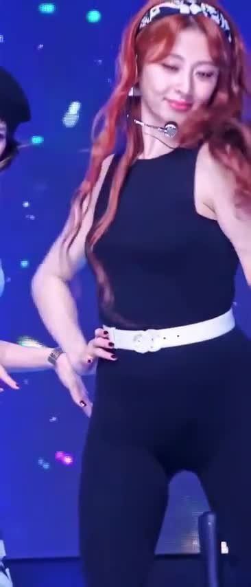 Video 1142037 from Huh Yunjin 허윤진 | LESSERAFIM