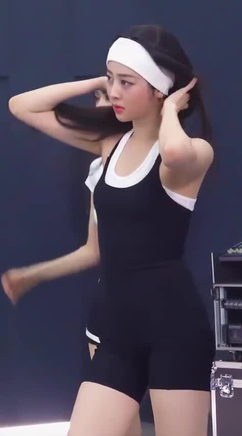 Video 1142043 from Huh Yunjin 허윤진 | LESSERAFIM
