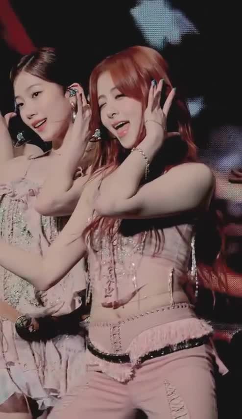 Video 1142051 from Huh Yunjin 허윤진 | LESSERAFIM