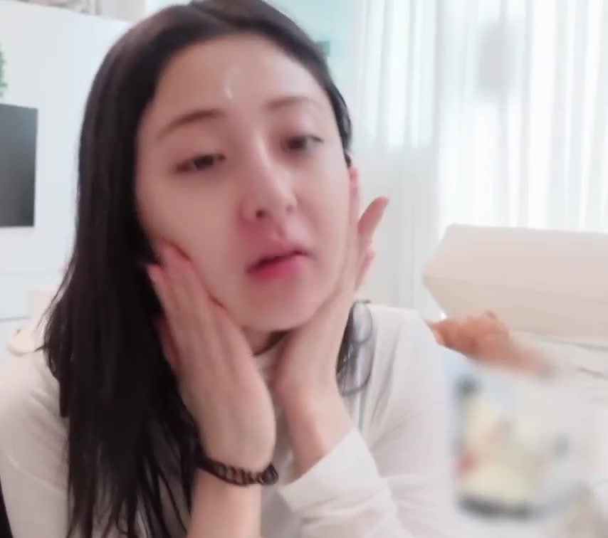 Video 1142066 from Huh Yunjin 허윤진 | LESSERAFIM