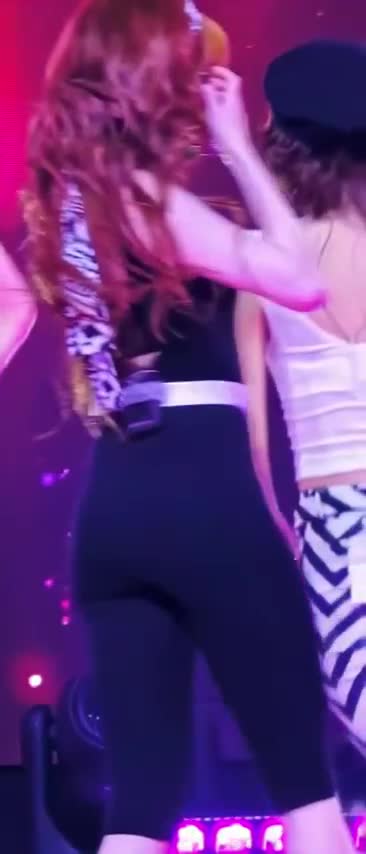 Video 1142072 from Huh Yunjin 허윤진 | LESSERAFIM
