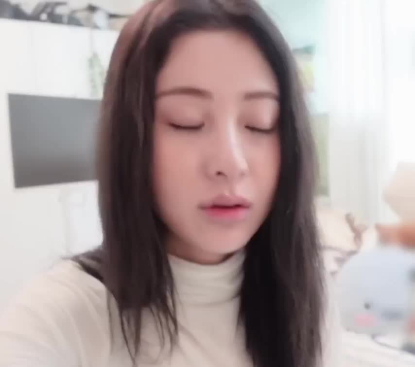 Video 1142087 from Huh Yunjin 허윤진 | LESSERAFIM