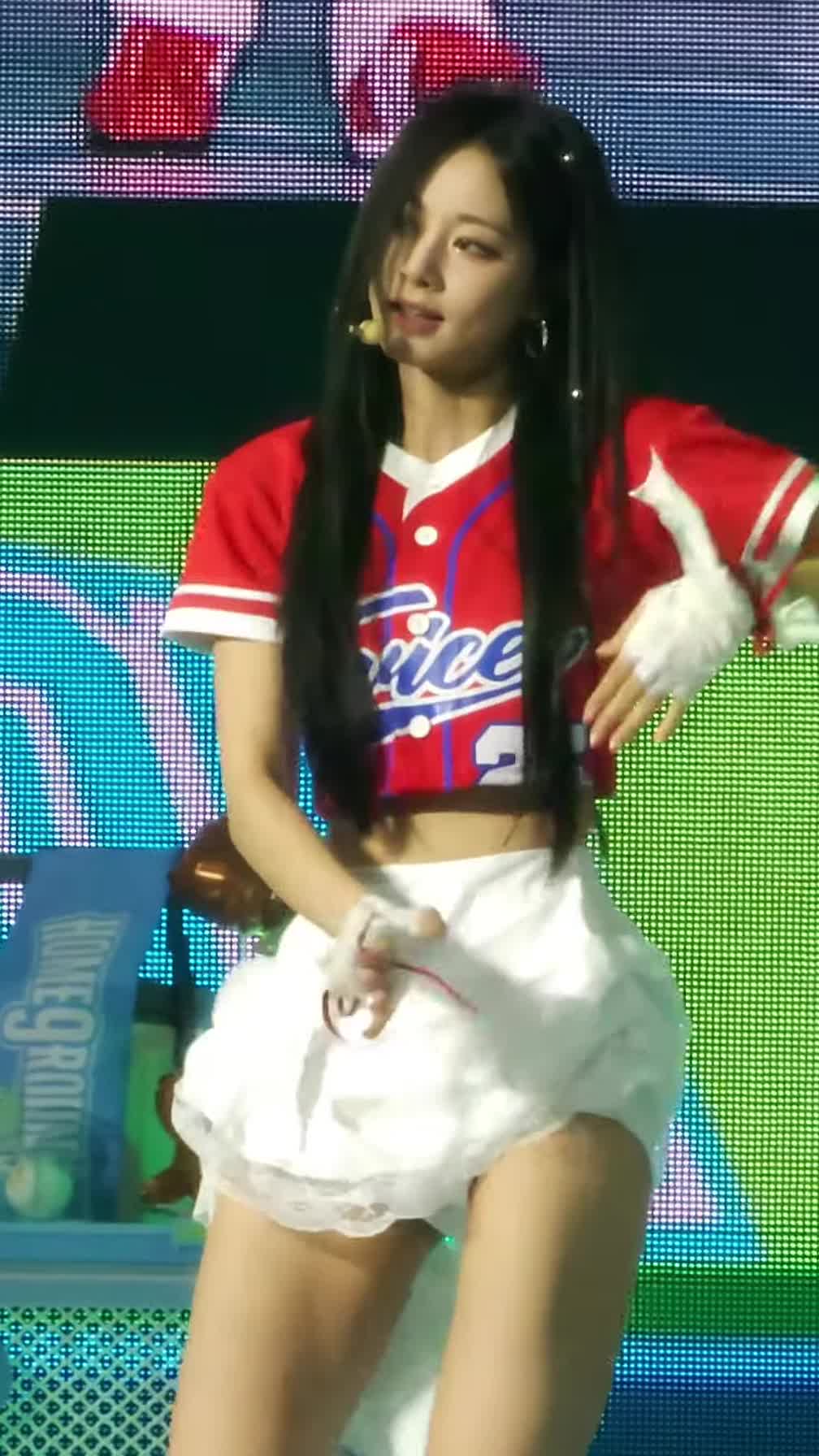Video 1142212 from Tzuyu (Chiu Chú-jû) | Twice
