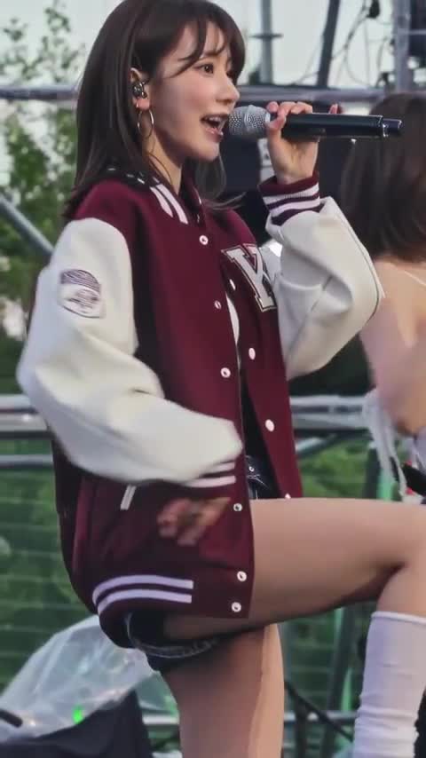 Video 1142449 from Sakura Miyawaki 宮脇 咲良 | LESSERAFIM