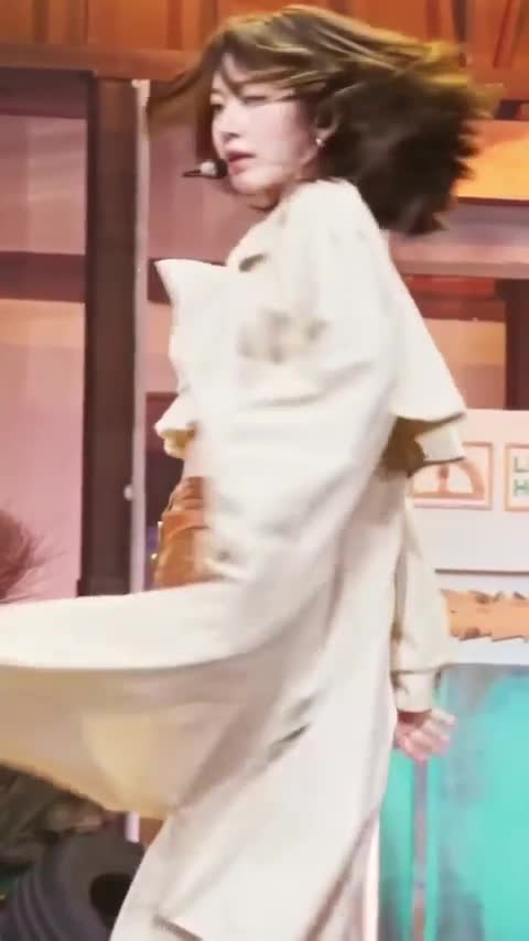 Video 1142451 from Sakura Miyawaki 宮脇 咲良 | LESSERAFIM