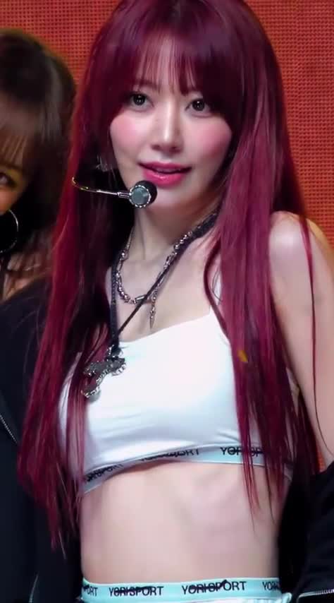 Video 1142466 from Sakura Miyawaki 宮脇 咲良 | LESSERAFIM