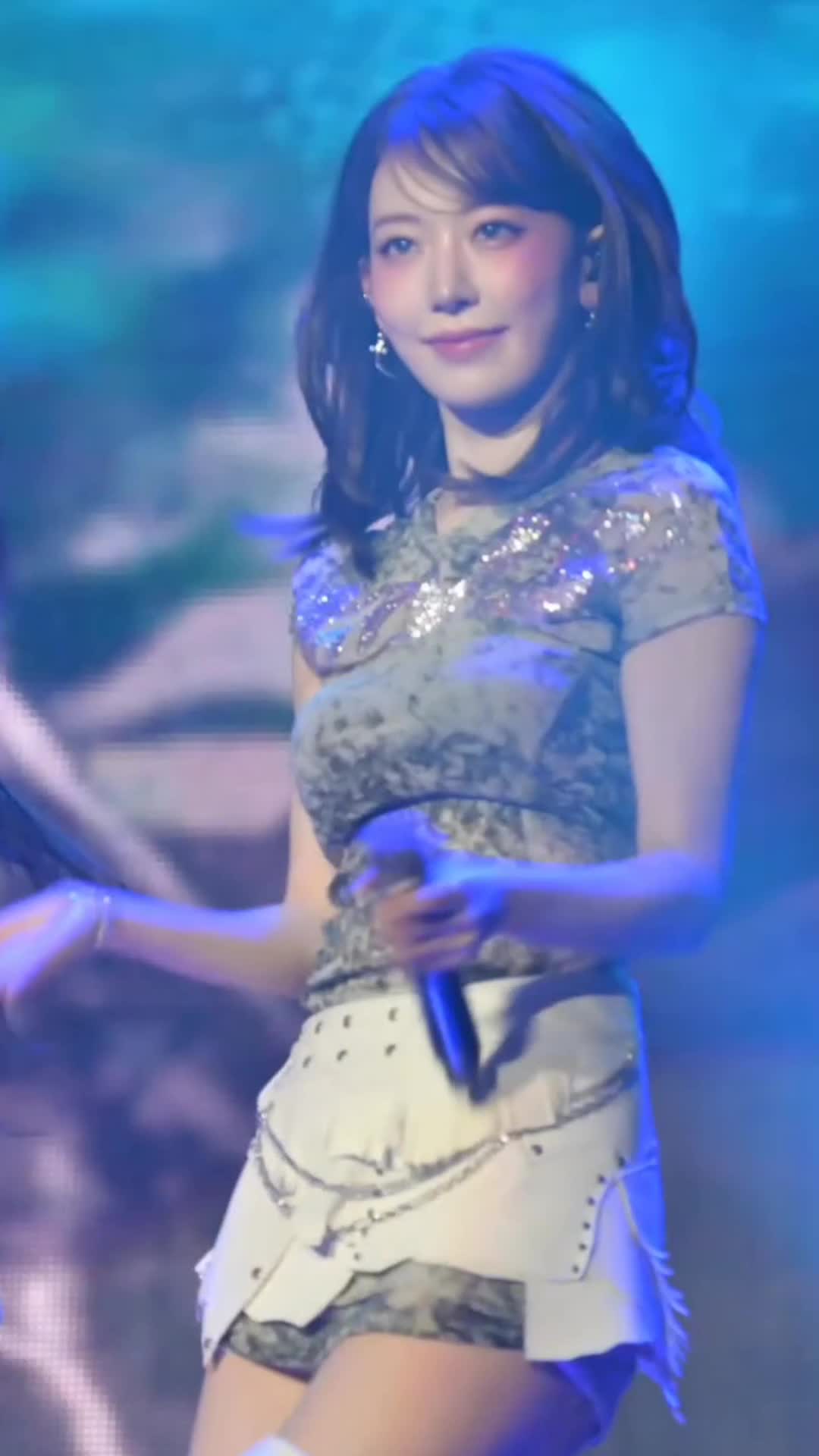 Video 1142469 from Sakura Miyawaki 宮脇 咲良 | LESSERAFIM