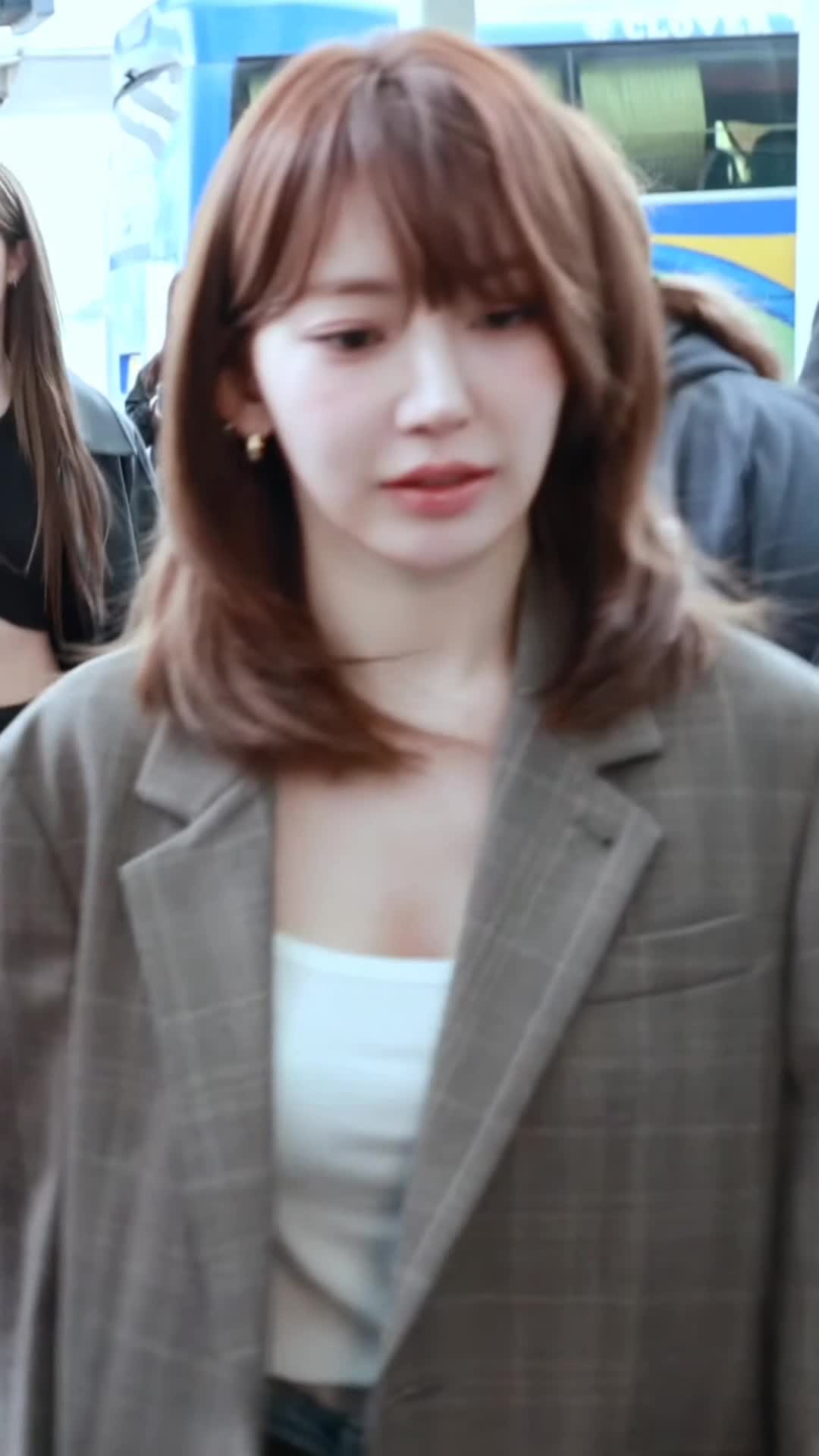 Video 1142470 from Sakura Miyawaki 宮脇 咲良 | LESSERAFIM