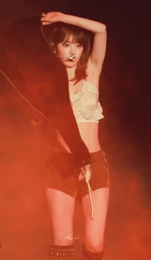 Video 1142517 from Sakura Miyawaki 宮脇 咲良 | LESSERAFIM