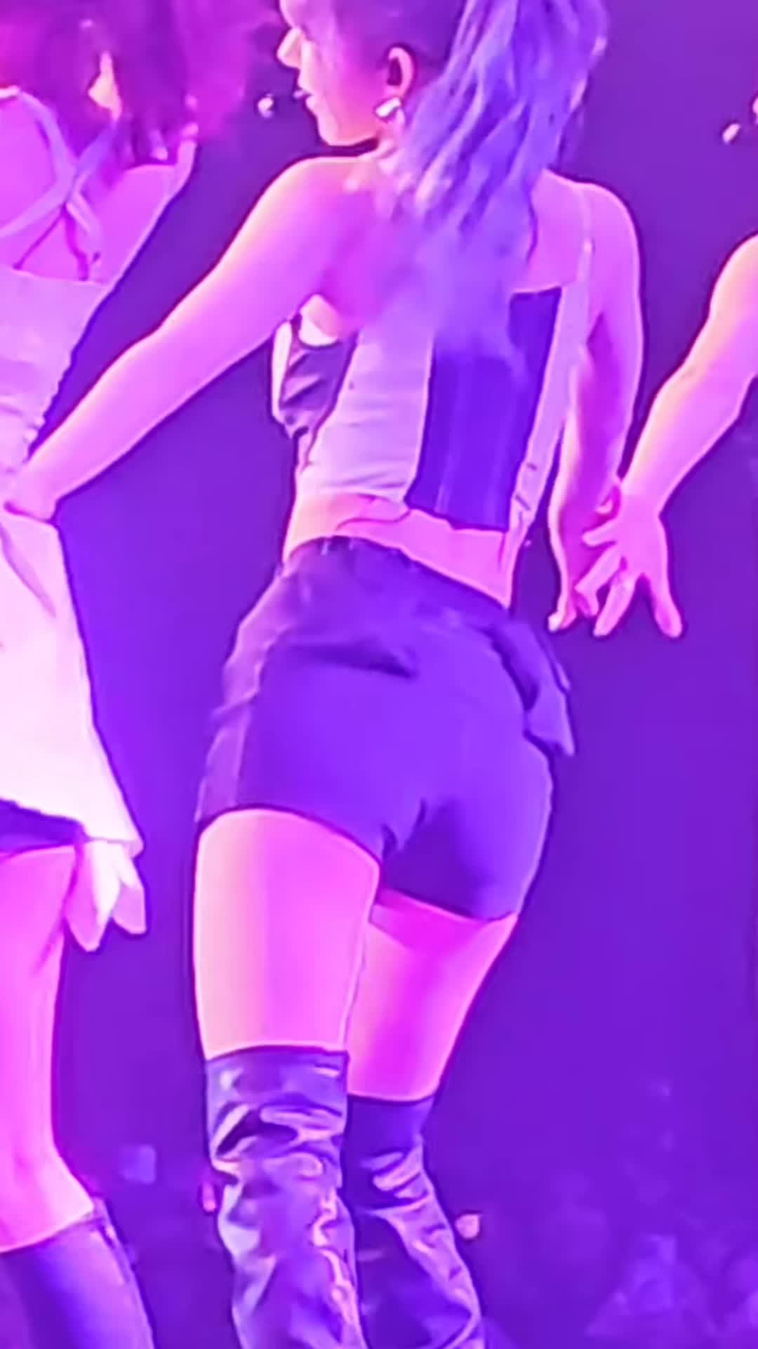 Video 1142513 from Sakura Miyawaki 宮脇 咲良 | LESSERAFIM
