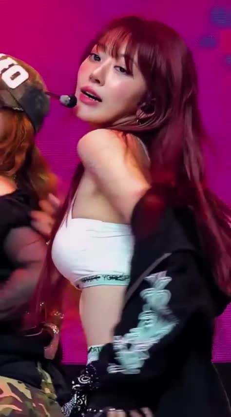 Video 1142519 from Sakura Miyawaki 宮脇 咲良 | LESSERAFIM