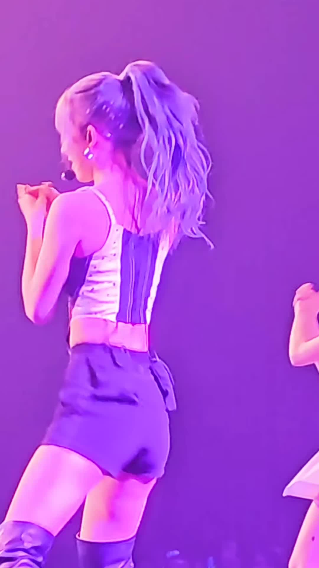 Video 1142535 from Sakura Miyawaki 宮脇 咲良 | LESSERAFIM