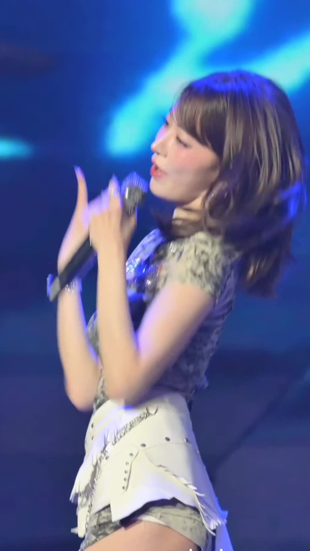 Video 1142546 from Sakura Miyawaki 宮脇 咲良 | LESSERAFIM