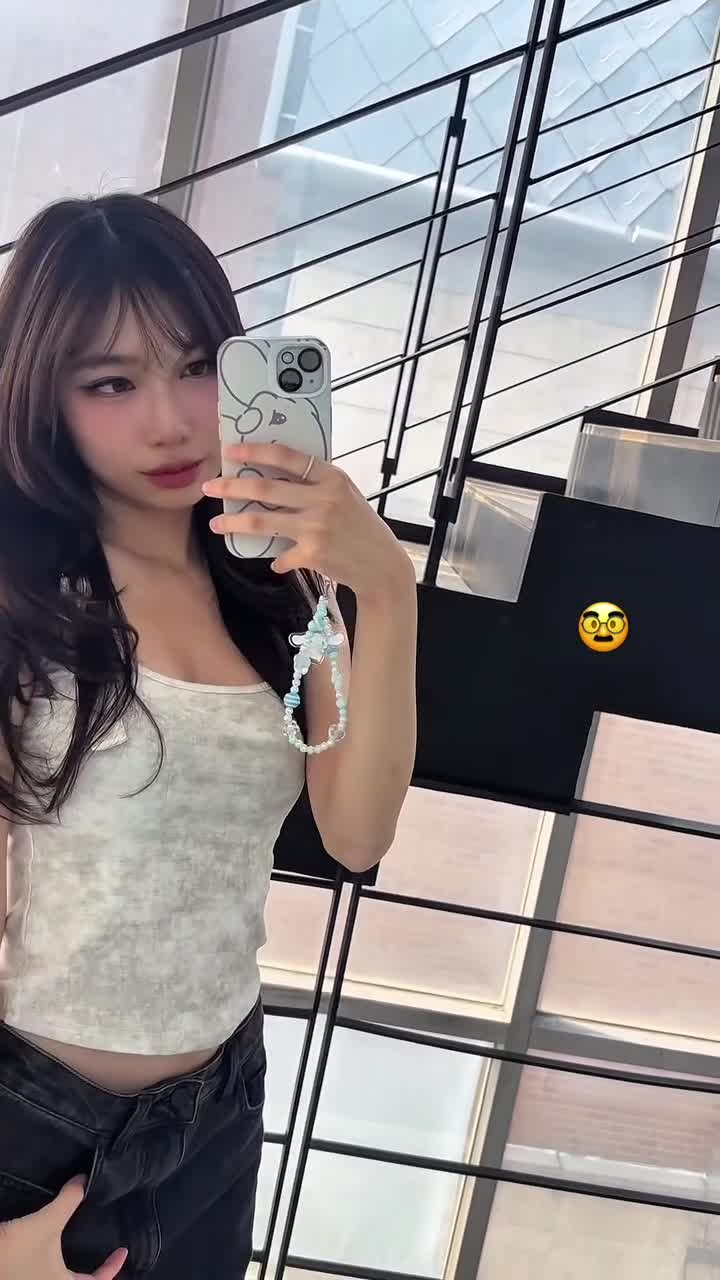 Video 1143126 from Winterfaerie / Gigi Fang