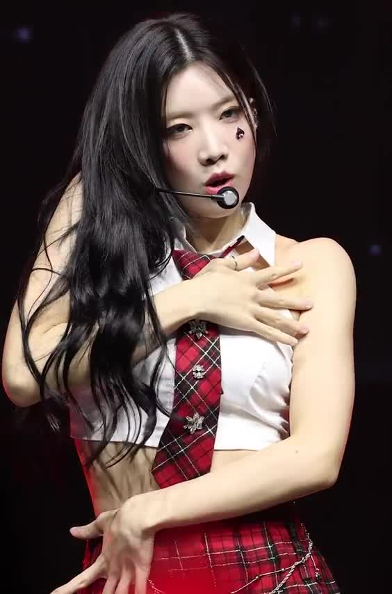 Video 1146164 from Odd Eye Circle (ARTMS / LOONA)