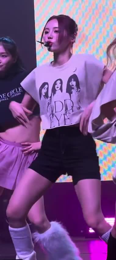 Video 1146241 from Odd Eye Circle (ARTMS / LOONA)