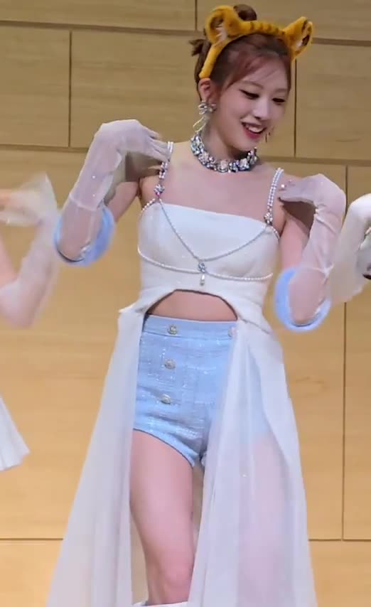 Video 1146248 from Odd Eye Circle (ARTMS / LOONA)