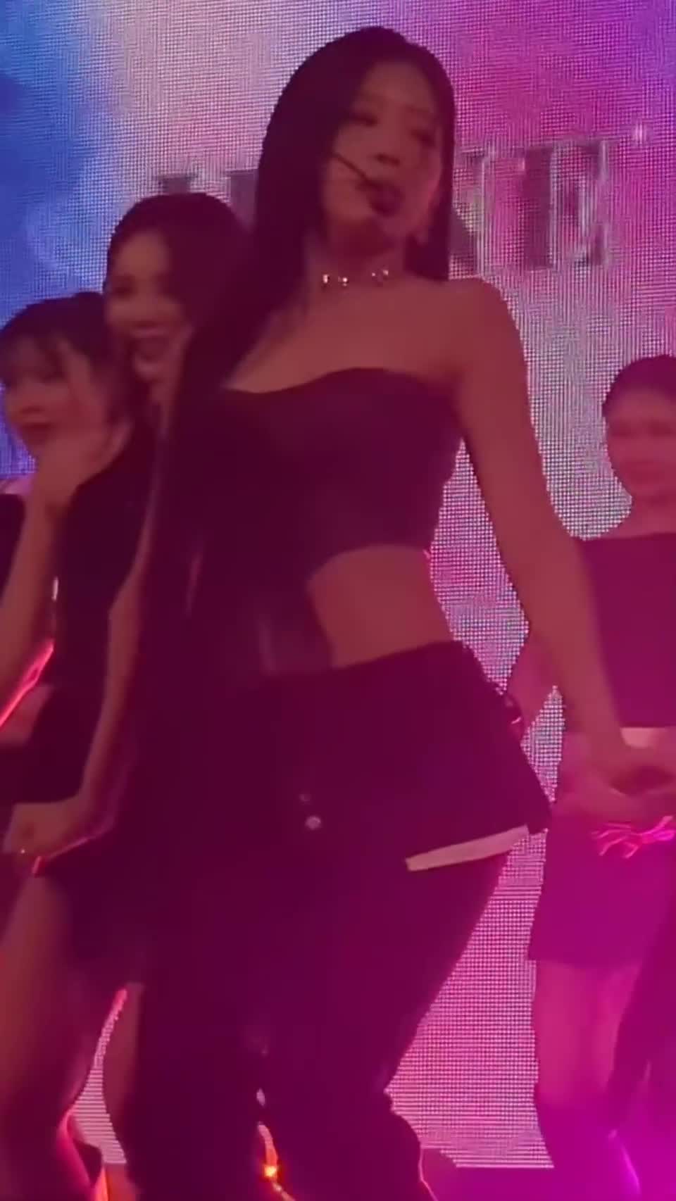 Video 1146295 from Odd Eye Circle (ARTMS / LOONA)