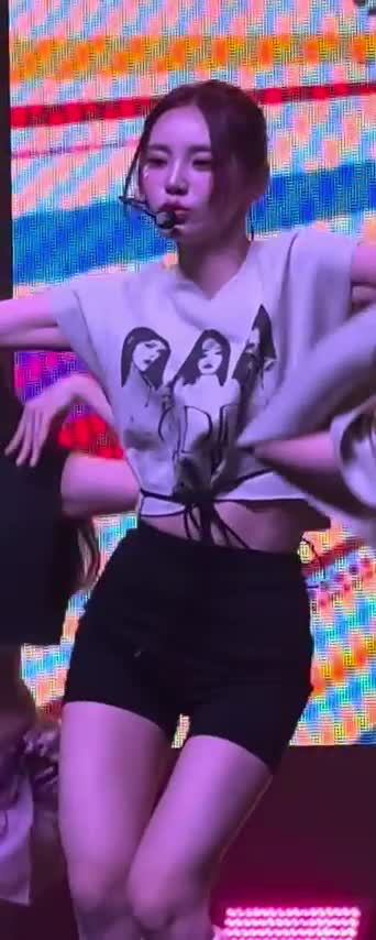 Video 1146306 from Odd Eye Circle (ARTMS / LOONA)