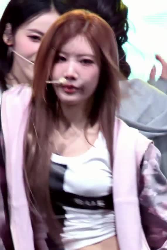 Video 1146314 from Odd Eye Circle (ARTMS / LOONA)