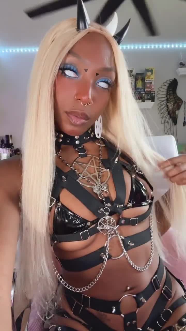 Video 1146469 from Priestess Doll / helll.doll / HelllDoll_