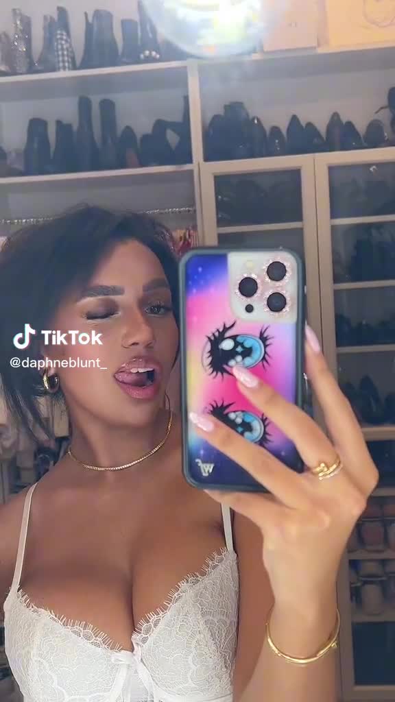 Video 1147990 from Daphne blunt