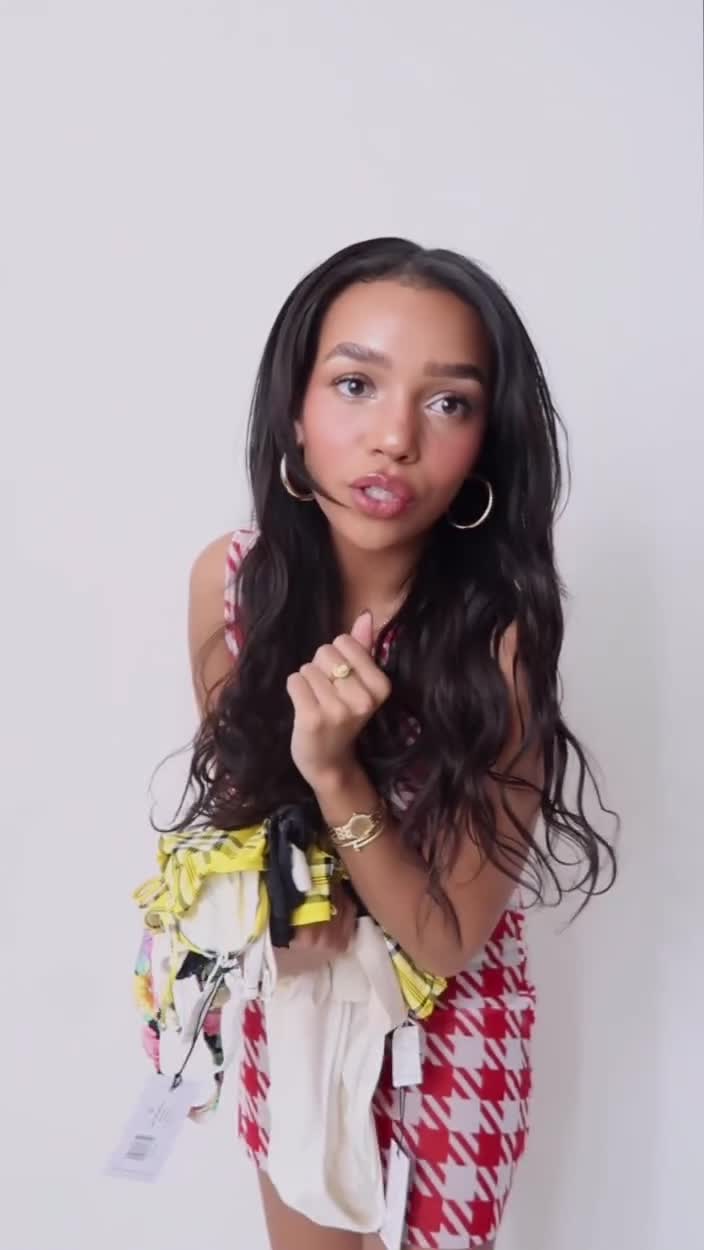 Video 1148001 from Daphne blunt