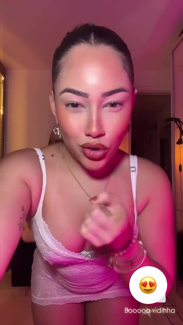 Video 1148438 from Vitoria Kelly (VK)