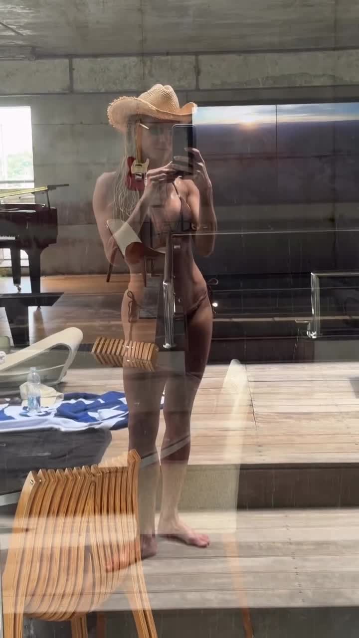 Video 1150079 from Deborah Secco