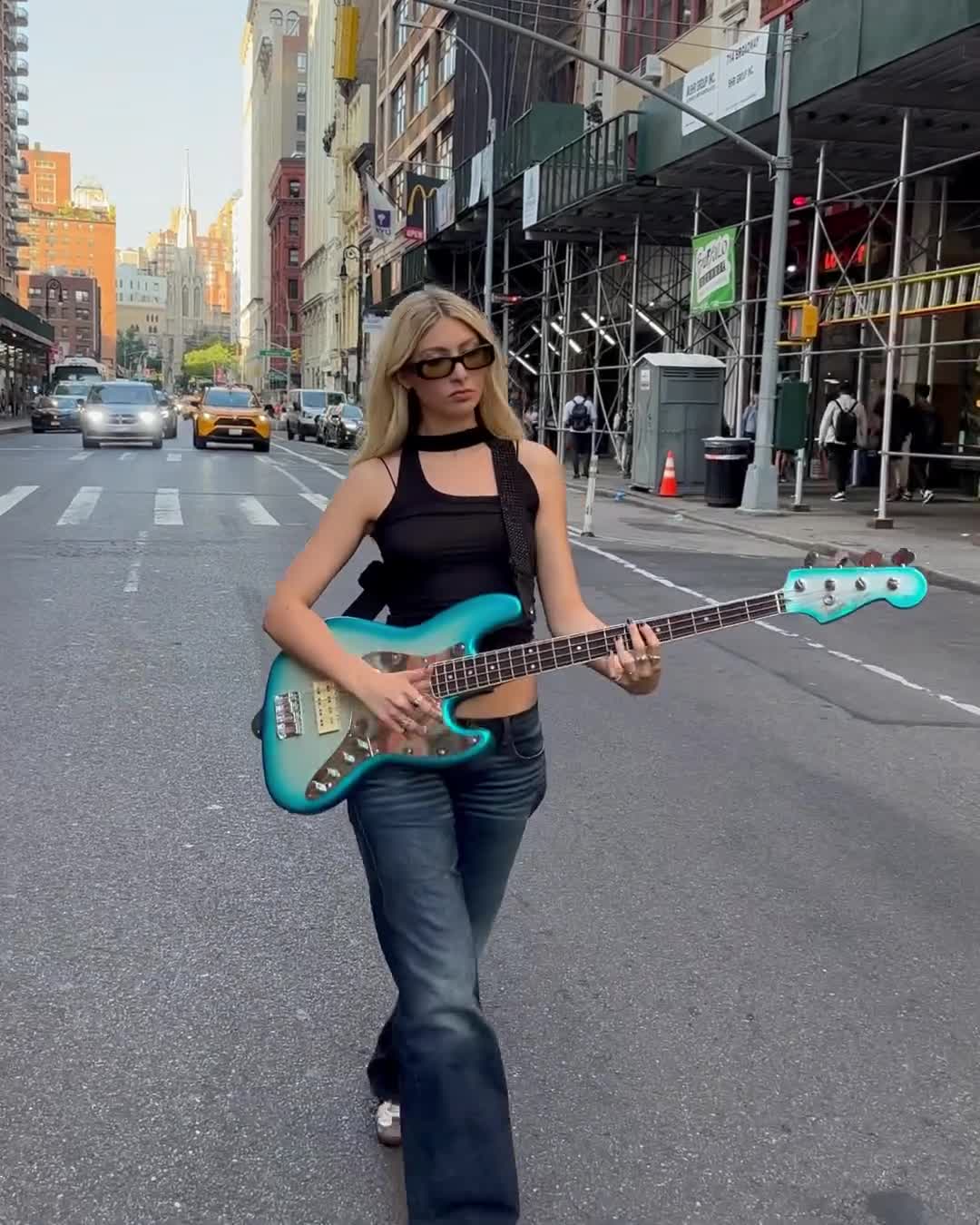 Video 1150937 from Blu DeTiger