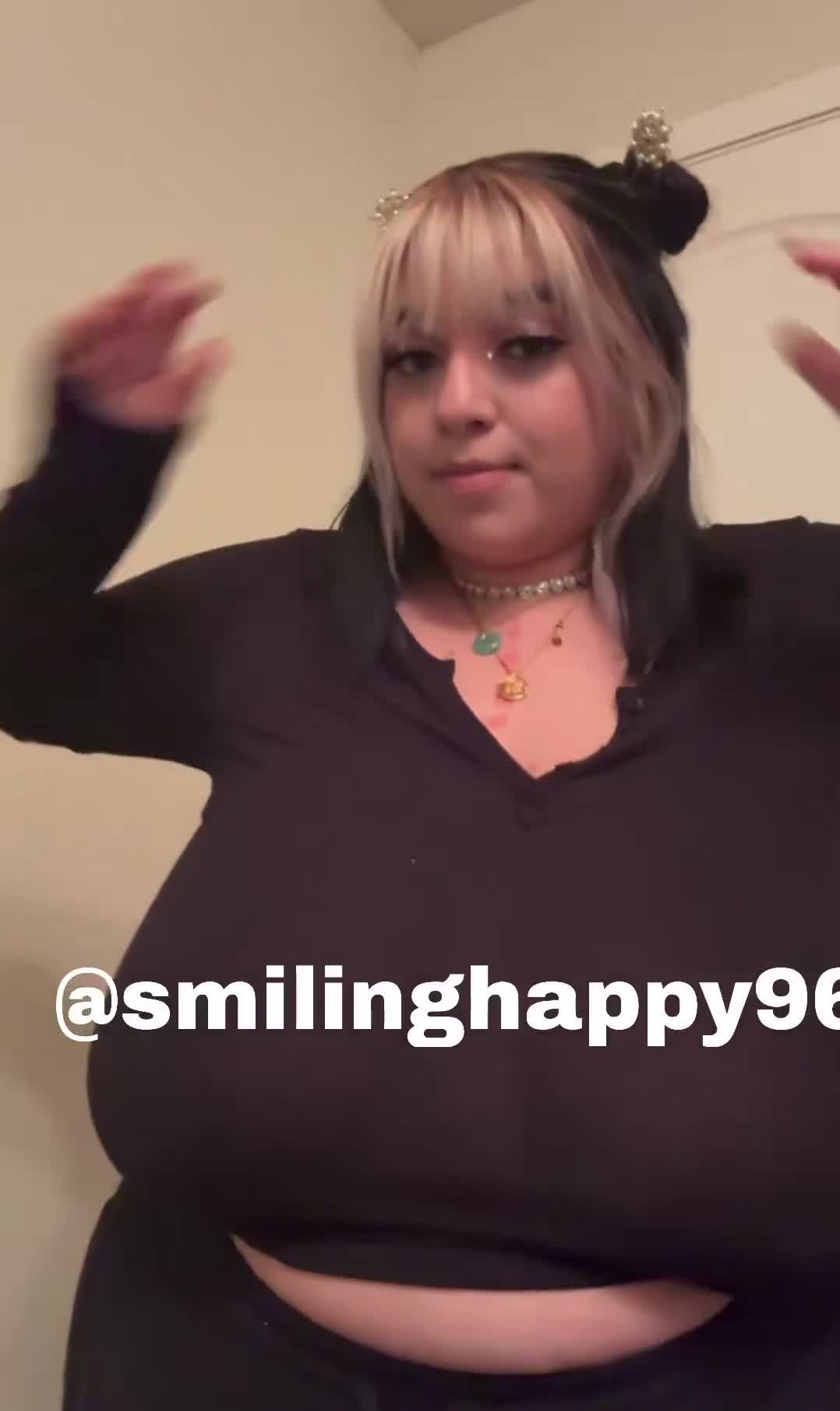 Video 1151152 from Smilezlots96 / Smilinghappy96